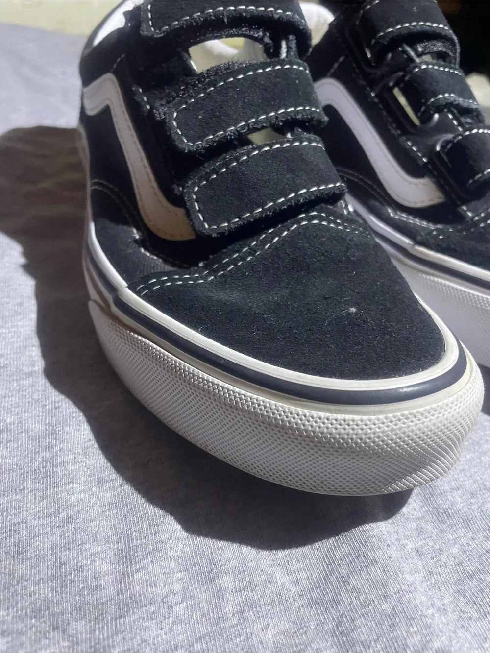 Vans Kids men 4,5 weman 6 Black and White Strap Sneakers